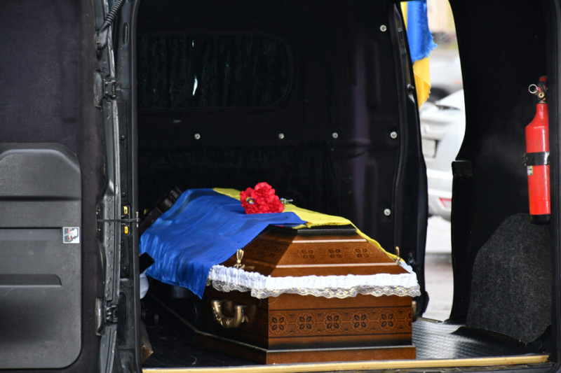 У громаді на Чернігівщині провели в останню путь загиблого воїна