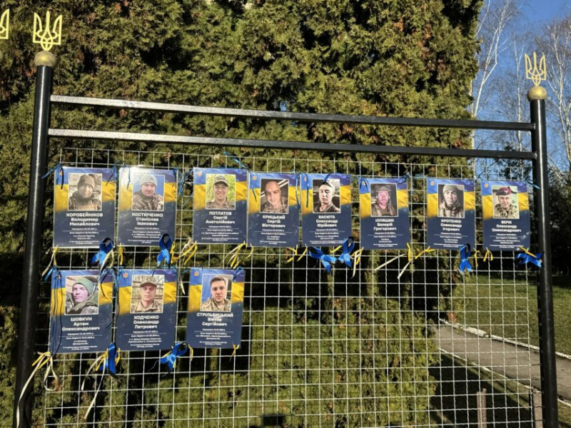 У громаді на Чернігівщині відкрили Алею Надії, присвячену зниклим безвісти захисникам (Фото)