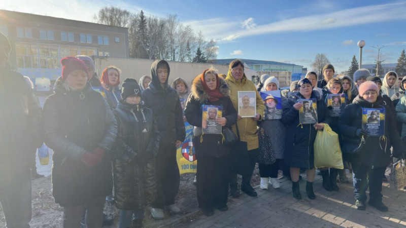 У громаді на Чернігівщині відкрили Алею Надії, присвячену зниклим безвісти захисникам (Фото)