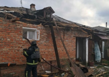 У Семенівці ворожий дрон влучив у житловий будинок У Семенівці ворожий дрон влучив у житловий будинок