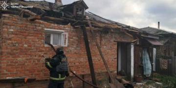 У Семенівці ворожий дрон влучив у житловий будинок У Семенівці ворожий дрон влучив у житловий будинок