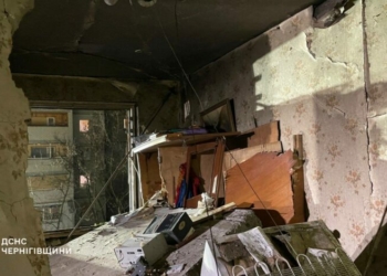 Зросла кількість постраждалих унаслідок влучання безпілотника по багатоповерхівці у Чернігові