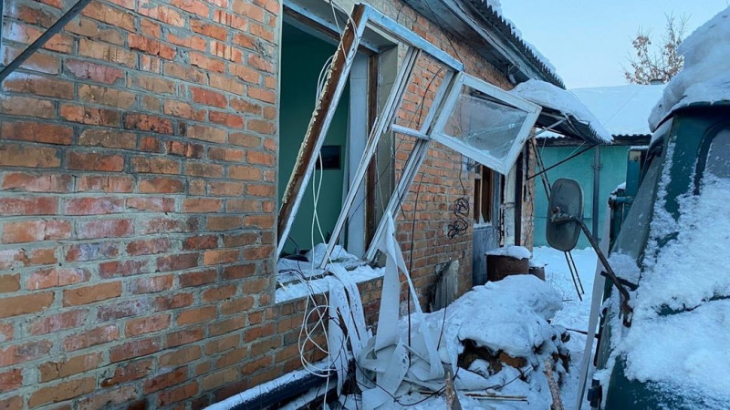 Унаслідок атаки РФ пошкоджені пʼять жилих будинків у Новгороді-Сіверському на Чернігівщині