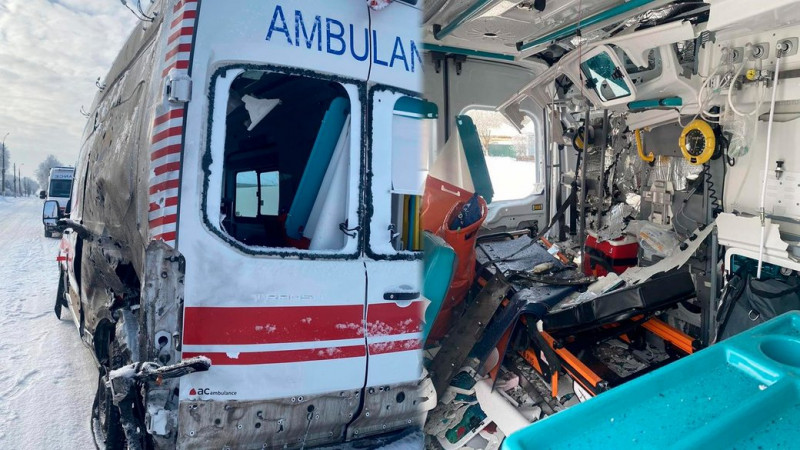 Госпіталізували з акубаротравмами: що відомо про медиків "швидкої", яку атакували війська РФ у Семенівці