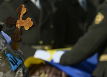 У Чернігові попрощалися з захисником України Олександром Чередниченком У Чернігові попрощалися з захисником України Олександром Чередниченком