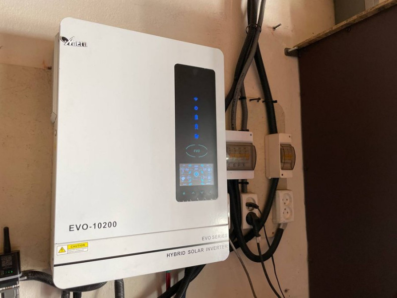 Зарядна станція чи інвертор: які пристрої краще обрати для квартири та приватного будинку