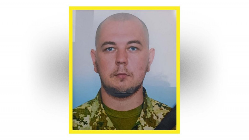 На Чернігівщині попрощалися з трьома захисниками України: Іваном Торбою, Максимом Бельченком та Андрієм Рогановим