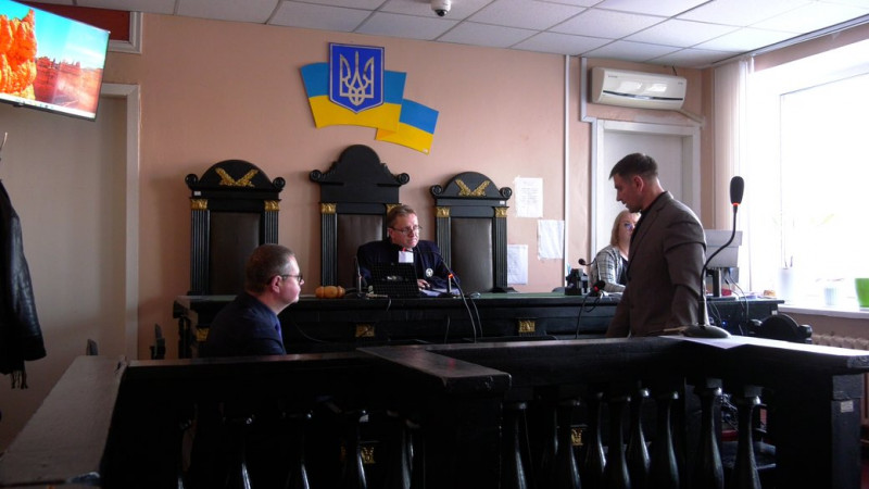 Попенко повернувся з лікування, адвокат у відпустці: Прилуцький суд вкотре відклав розгляд справи сина міської голови