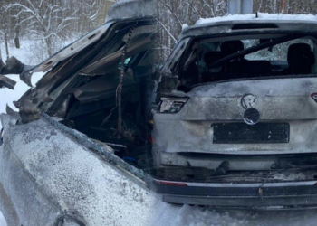 Водій зазнав акубаротравми: росіяни атакували FPV-дроном цивільне авто у Семенівці