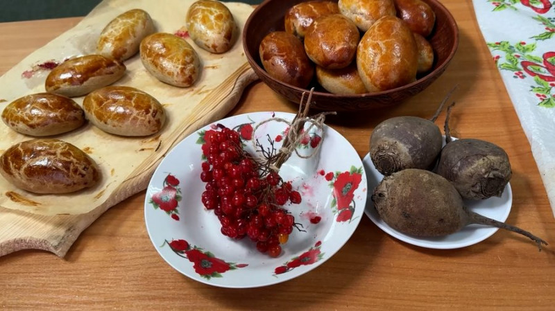 "Багаті на вітаміни": особливості пиріжків з буряком та калиною, які ввійшли до списку культурної спадщини Чернігівщини