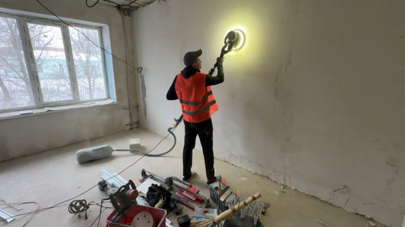 Палати з окремими санвузлами, зали для реабілітації, три нових ліфти: у Прилуцькій лікарні роблять ремонт за 150 млн грн