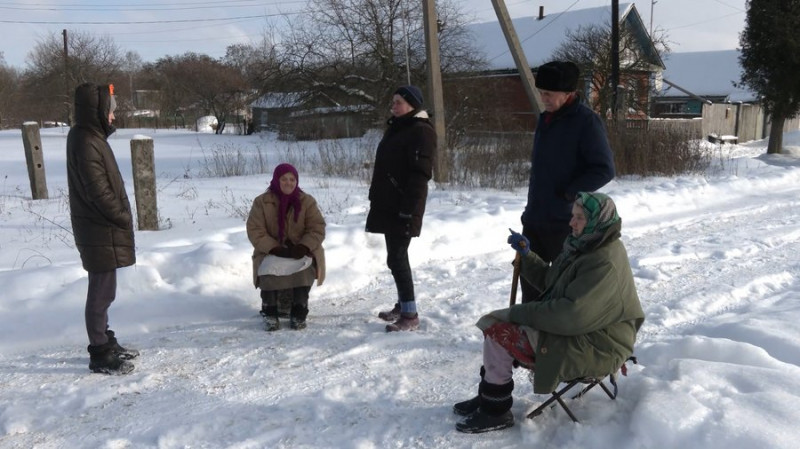 "Залишили без кружки води": жителі села на Новгород-Сіверщині живуть без водопостачання через замерзлу вежу