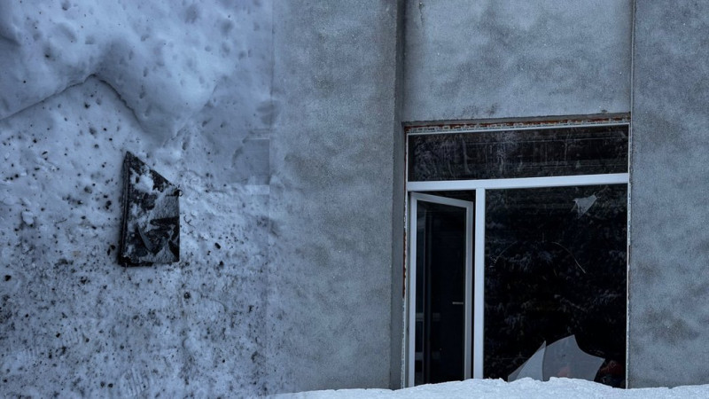 Знищений місцевий будинок культури: наслідки нічної атаки РФ на Новгород-Сіверський на прикордонні Чернігівщини