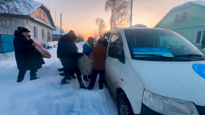 Волонтери евакуювали з прикордонної Семенівки на Чернігівщині маломобільну жінку та її чоловіка