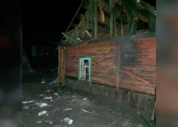 Армія РФ завдала удару дроном по ще одному будинку в Семенівці на Чернігівщині Армія РФ завдала удару дроном по ще одному будинку в Семенівці на Чернігівщині