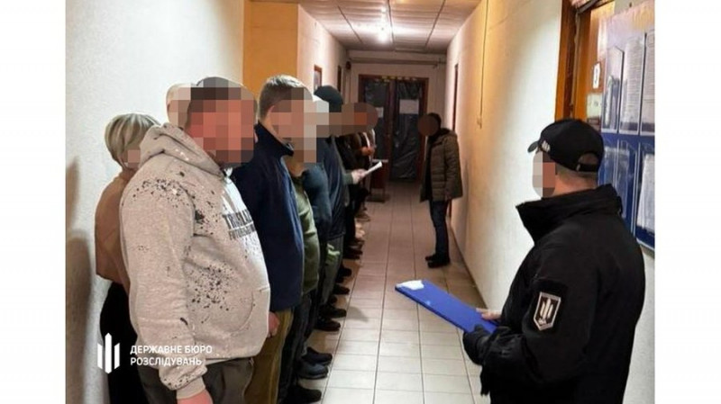 Платили гроші військовим, які нібито чергували у вигаданому штабі: у Чернігові засудили командира військової частини