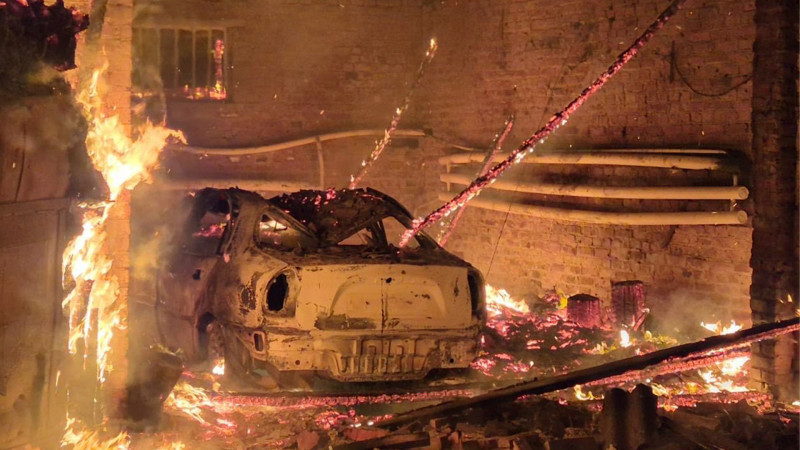 Знищені 3 службові автомобілі й господарські приміщення: наслідки атаки армії РФ по лікарні у Семенівці на Чернігівщині