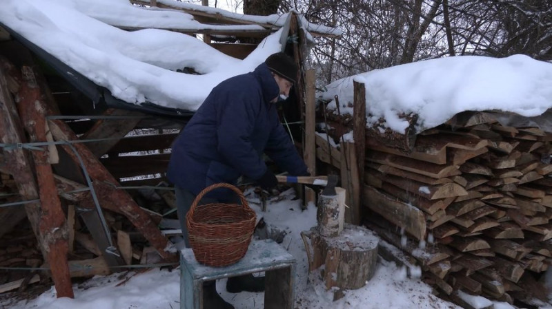 "Тільки давали б влітку": жителі яких прикордонних сіл Чернігівщини отримали 19 400 грн на дрова та коли отримають інші