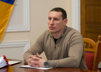 «Грію воду в каструлі, миюся в тазику»: як реагують чернігівці на відключення гарячого водопостачання у 350 будинках