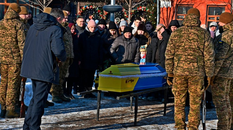 На Чернігівщині в останню путь провели Данила Гусака та Юрія Полякова