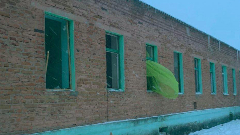 Знищені 3 службові автомобілі й господарські приміщення: наслідки атаки армії РФ по лікарні у Семенівці на Чернігівщині