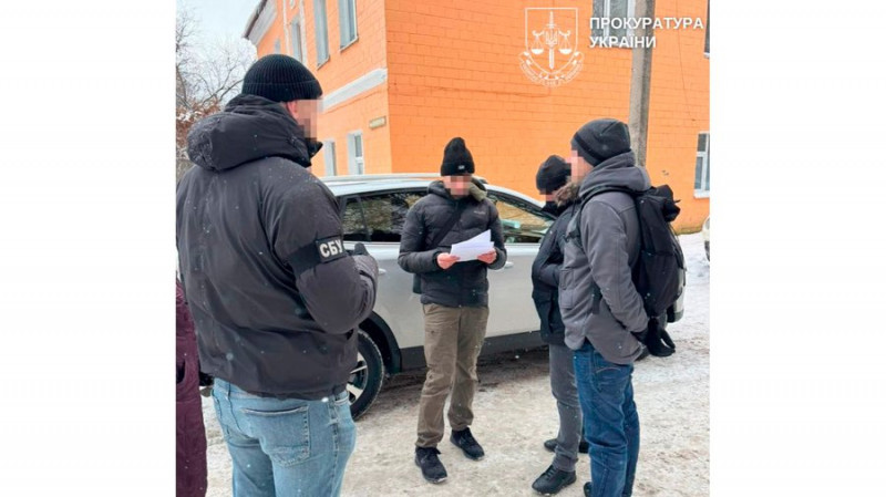 Не виявляли порушення: на Чернігівщині посадовці податкової служби вимагали кошти під час проведення перевірок