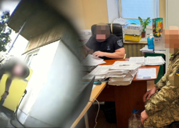 Продали 13 000 літрів пального, яке було для військової техніки: трьом посадовцям в/ч на Чернігівщині оголосили підозри