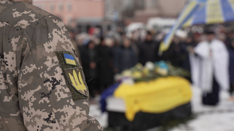 Попрощалися з п'ятьма захисниками України з Чернігівщини