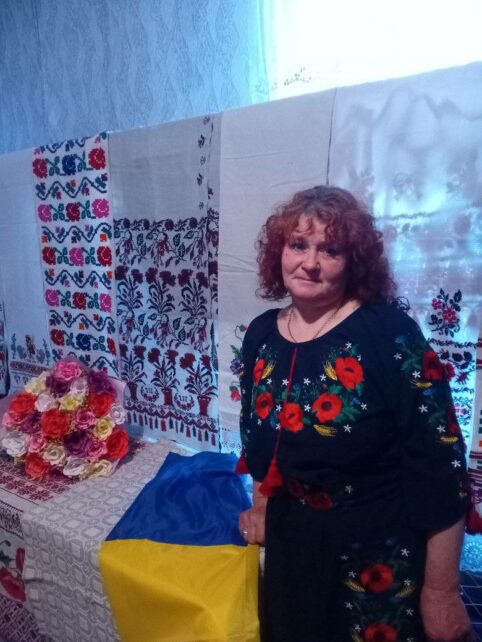 Була восьмою дитиною в родині, тепер сама піклується про інших дітей: історія завклубу з Чернігівського прикордоння