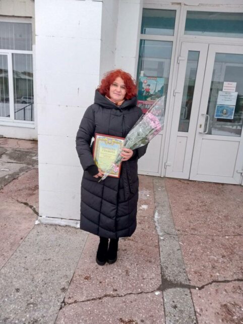 Була восьмою дитиною в родині, тепер сама піклується про інших дітей: історія завклубу з Чернігівського прикордоння