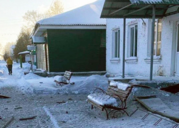 Росіяни атакували музичну школу в Семенівці на Чернігівщині безпілотником "Молнія" Росіяни атакували музичну школу в Семенівці на Чернігівщині безпілотником «Молнія»