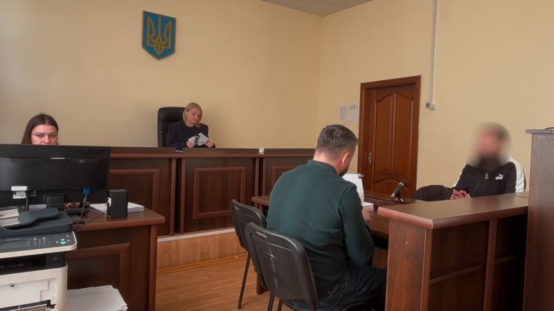 Купувала масло в начальника тилу: на Чернігівщині допитали свідка у справі розкрадання військового майна