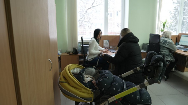 Сім тисяч щомісяця до року: як на Чернігівщині оформлюють нові виплати для немовлят