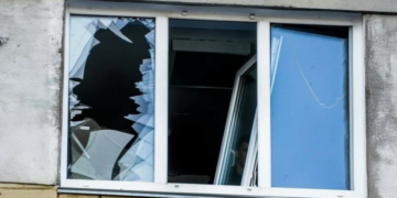 Внаслідок російської атаки по Сновську пошкоджені приватні будинки та підприємство