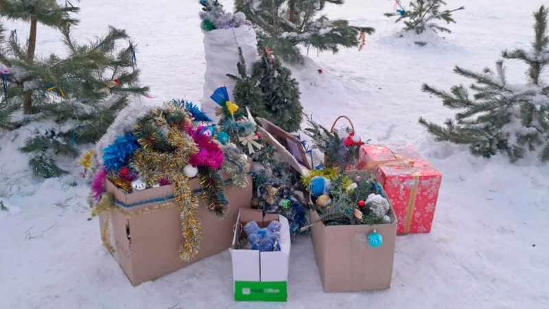 У Чернігові іграшки з "народних ялинок" передали до історичного музею