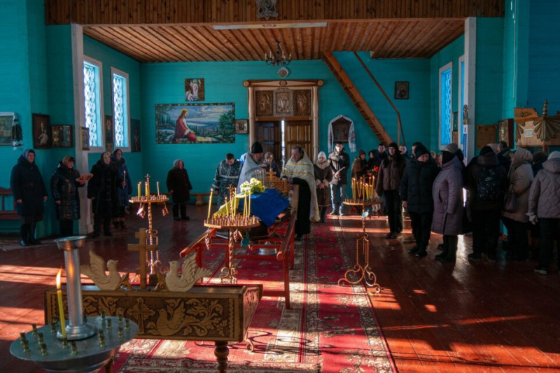 Чекали понад рік: на Чернігівщині попрощалися із солдатом, який загинув на Курщині