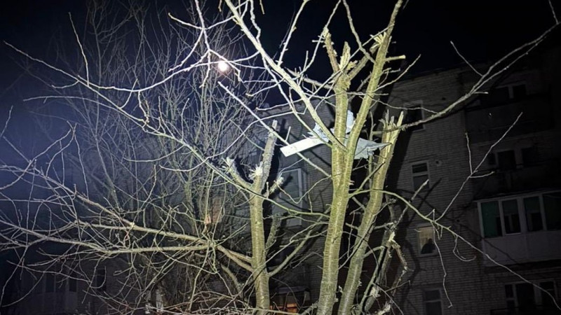 Поцілили у багатоповерхівку: росіяни в перший день нового року атакували Семенівку, що на прикордонні Чернігівщини