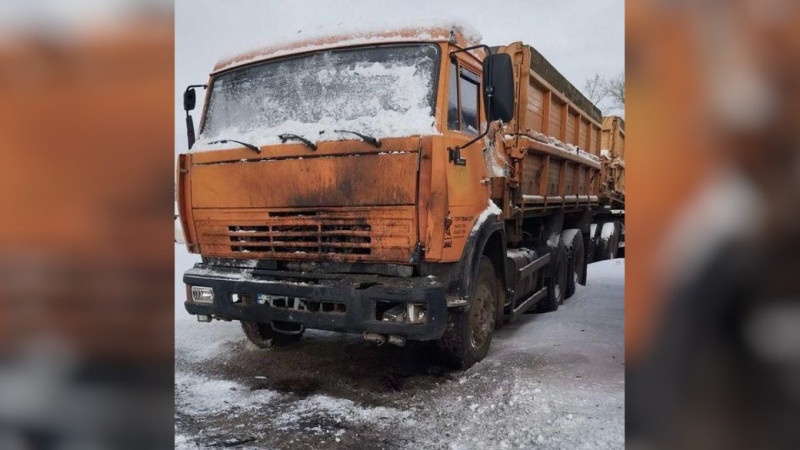 Атакували цивільну інфраструктуру, аграрне підприємство та адмінбудівлю: РФ завдала ударів FPV-дронами по Семенівці