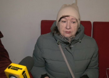 Заряджають ґаджети у пунктах незламності та чекають на відновлення електрики: яка ситуація у Славутичі після атаки РФ