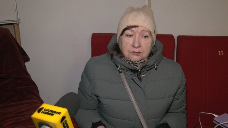 Заряджають ґаджети у пунктах незламності та чекають на відновлення електрики: яка ситуація у Славутичі після атаки РФ