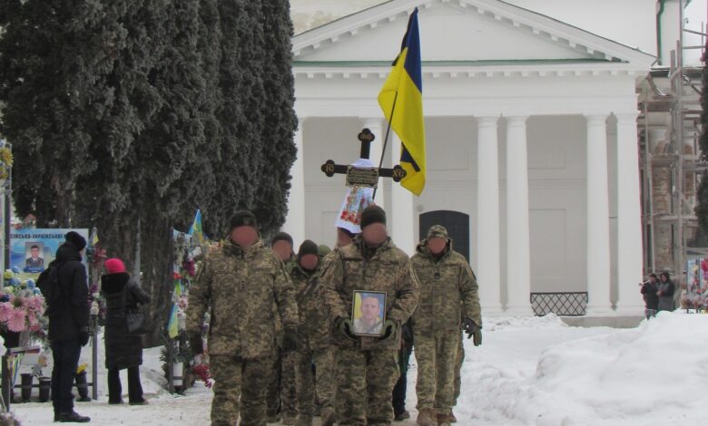 Громада на Чернігівщині провела в останню путь свого Захисника