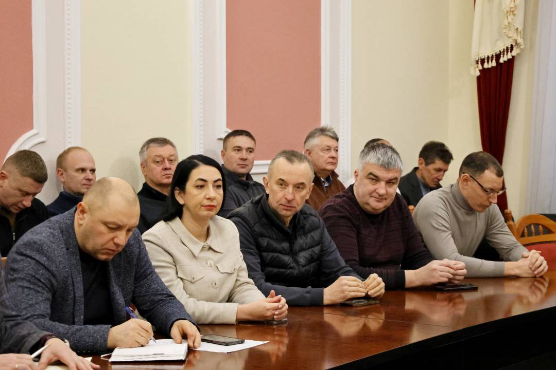 Ліквідація наслідків ворожих ударів по Чернігову — головна тема загальноміської наради