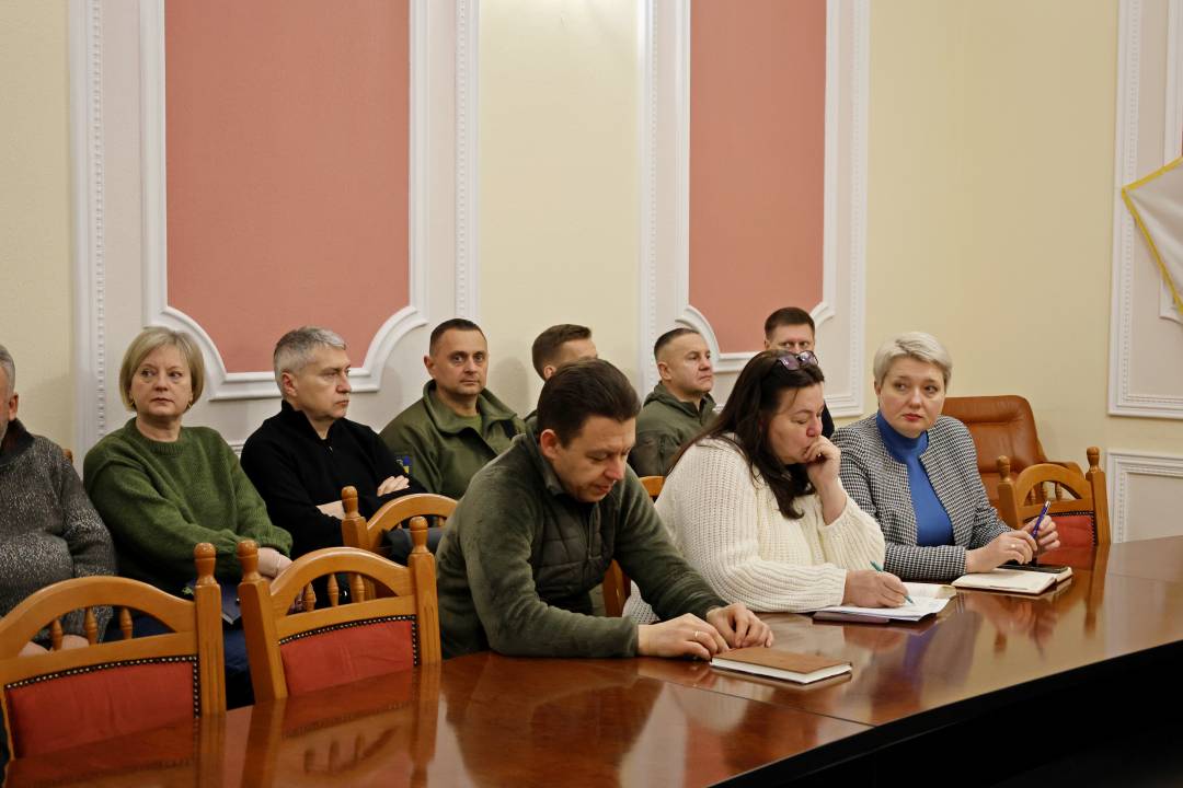 Ліквідація наслідків ворожих ударів по Чернігову — головна тема загальноміської наради
