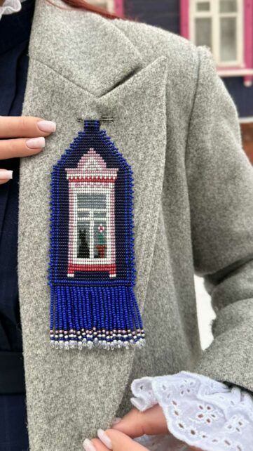 Майстриня з Харкова створила унікальні прикраси, присвячені чернігівським дерев’яним будинкам