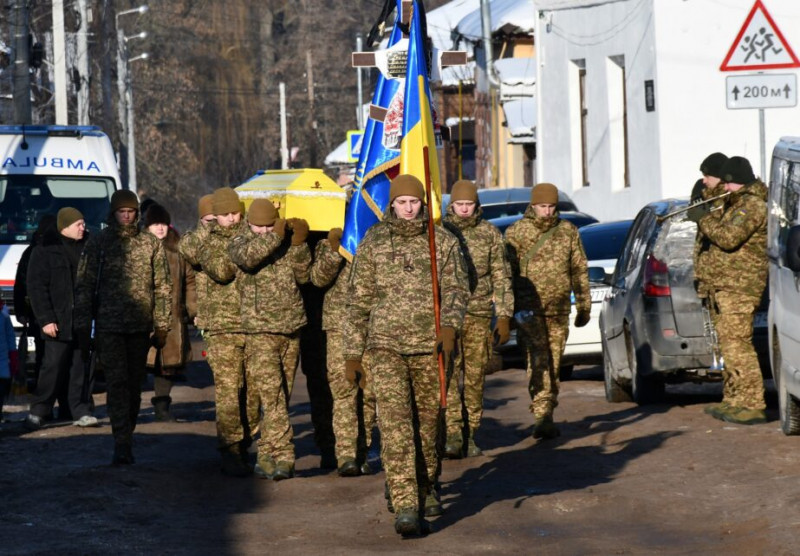 На Чернігівщині провели в останню дорогу захисника
