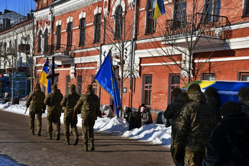 На Чернігівщині провели в останню дорогу захисника