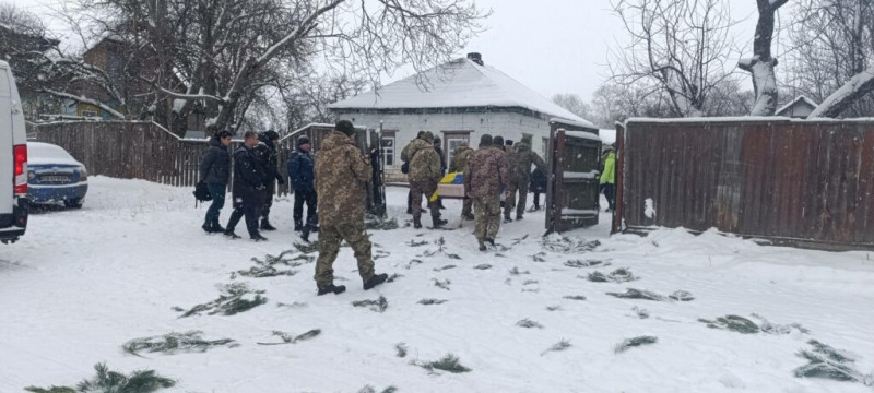 На Чернігівщині провели в останню путь молодого бійця