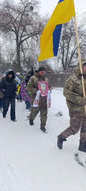 На Чернігівщині провели в останню путь молодого бійця