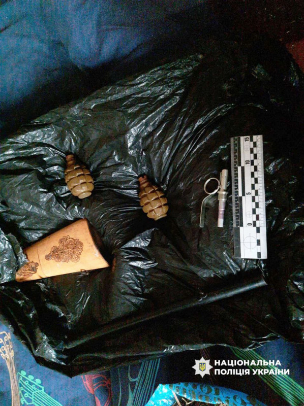 На Чернігівщині затримано чоловіка, який незаконно торгував зброєю (Фото)