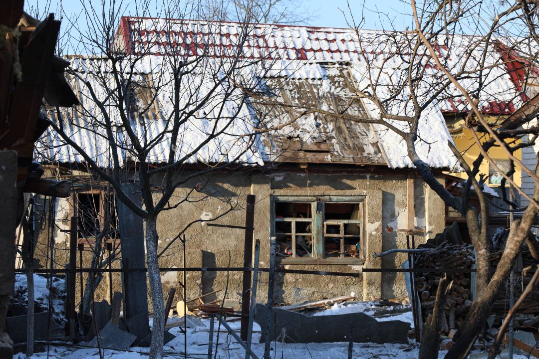 Наслідки нічного комбінованого удару по Чернігову: постраждалих немає, триває ліквідація пошкоджень